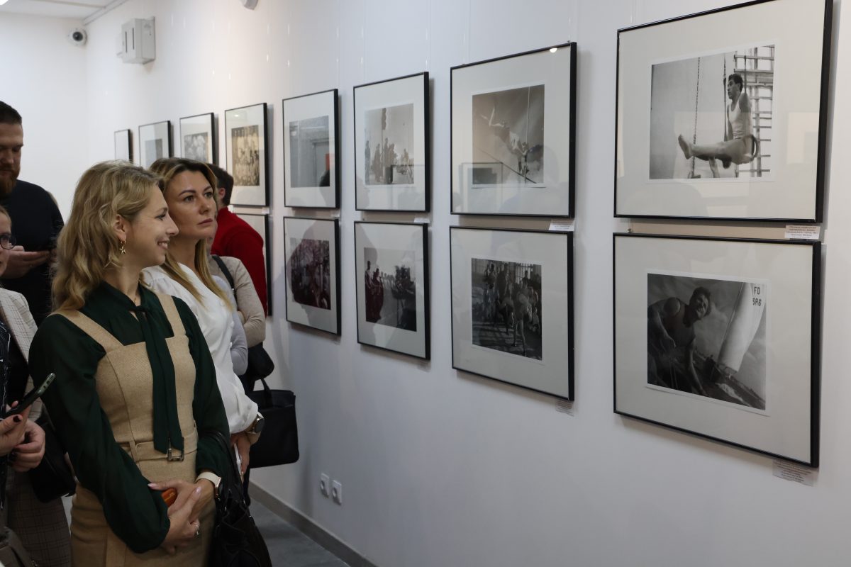 Фото дня: в Русском музее фотографии открылась выставка «100 лет истории спорта»