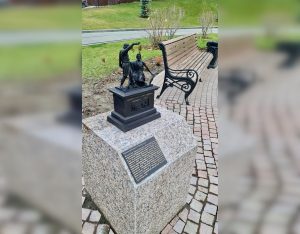 12 тактильных макетов с информацией на азбуке Брайля установят у памятников в Нижнем Новгороде
