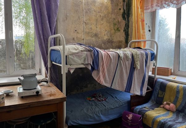 Семья с семью детьми из Богородска живет в 23-метровой комнате