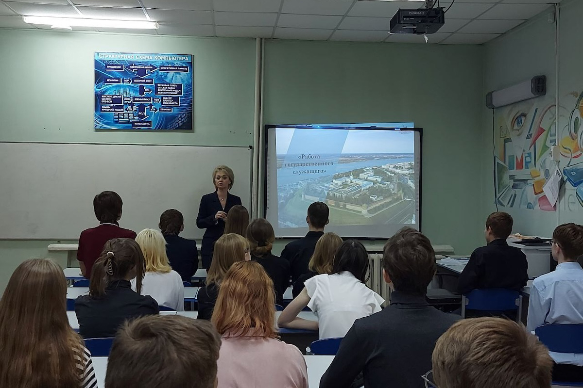 Уроки «Наставник на связи» проходят в школах Нижнего Новгорода