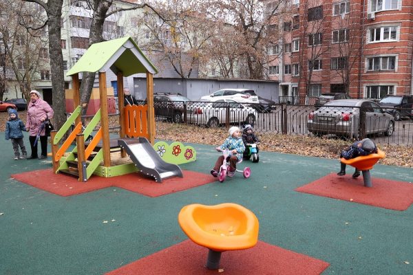 Детскую площадку со спортивной зоной обустроили в Нижегородском районе