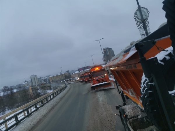 Во всех районах Нижнего Новгорода идет уборка снега