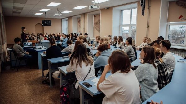 Мининский университет приглашает абитуриентов на День открытых дверей