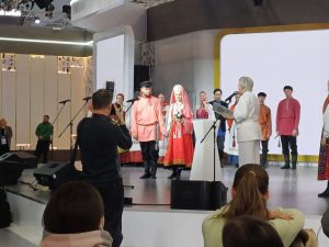 Нижегородцы сыграли свадьбу "по традициям" на выставке "Россия"