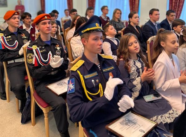 Именные стипендии вручили выдающимся школьникам Нижнего Новгорода