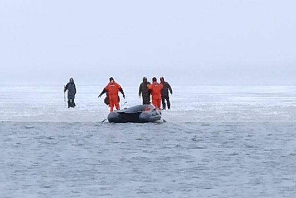 Четырех человек унесло на льдине в Горьковском море в Городецком округе