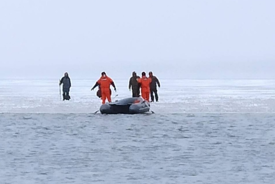 Четырех человек унесло на льдине в Горьковском море в Городецком округе