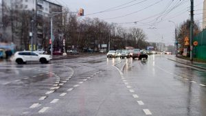 Перекресток по улице Ванеева будет иметь 2 полноценные полосы 