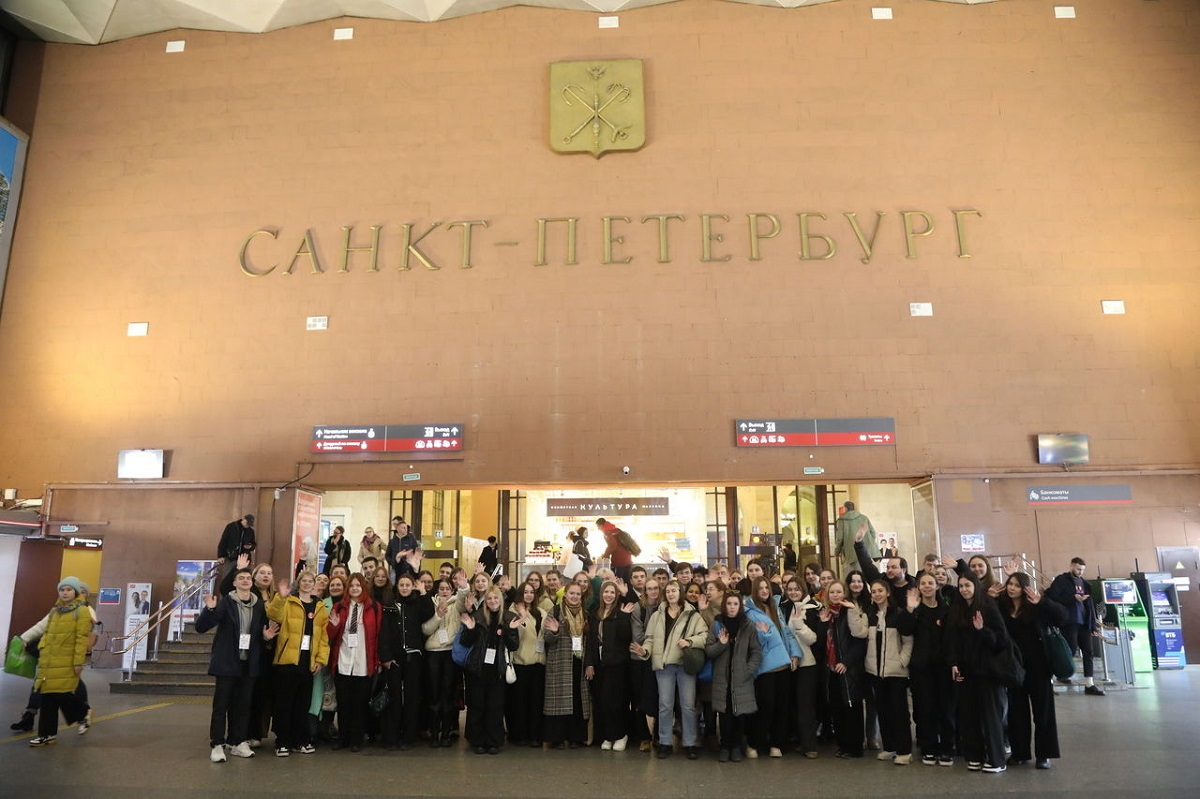 Школьники из Петербурга отправились в Москву на выставку-форум «Россия»