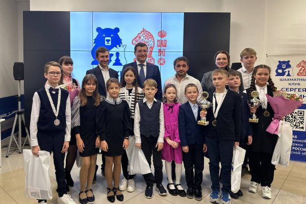 Глеб Никитин и Сергей Карякин открыли «Шахматный клуб Штаба» в Нижнем Новгороде