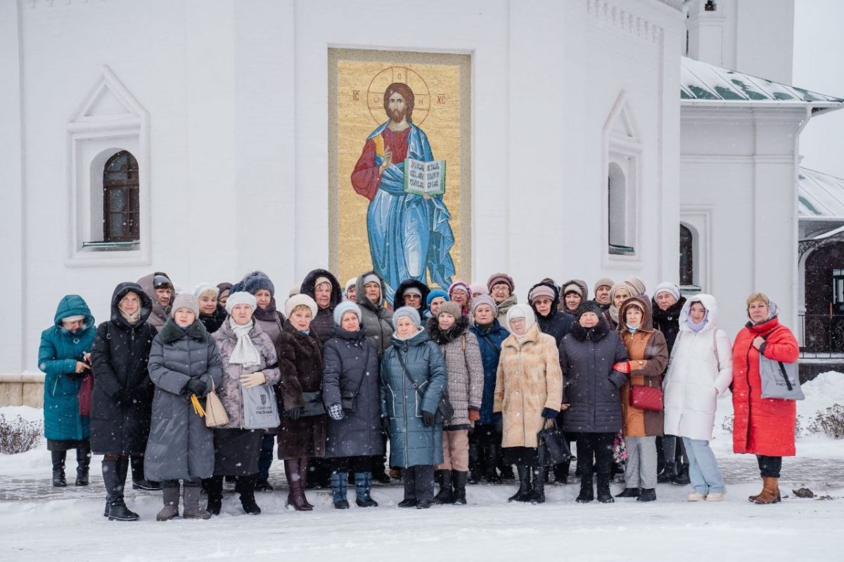 Социальные участковые провели экскурсию в православном храме в Нижнем Новгороде