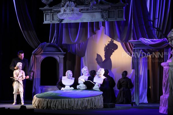 Актёры Нижегородского театра кукол оживили героев «Пиковой дамы»
