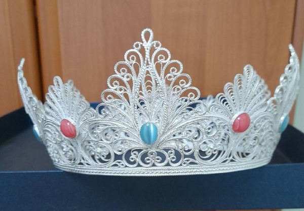 Две филигранные короны получат победительницы конкурса «Мисс Нижний Новгород»