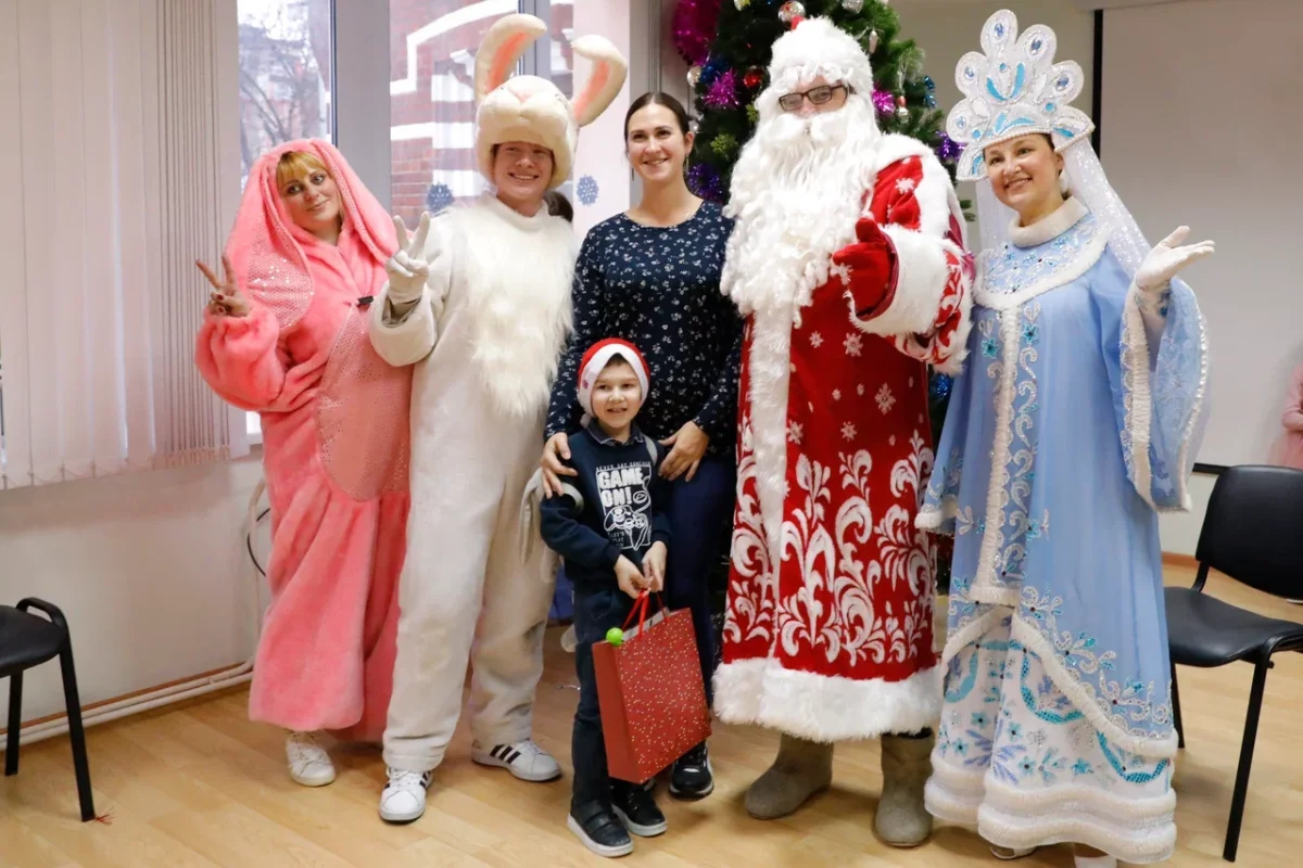 Журналисты провели новогоднюю елку для особенных детей в Нижнем Новгороде
