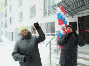 В поселке Решетиха 39 семей из аварийного фонда получили ключи от квартир в новостройке