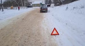Катающихся на «ватрушке» детей сбил автомобиль в Лукоянове
