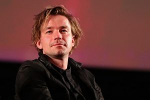 Актер Александр Петров разделся на собственной свадьбе