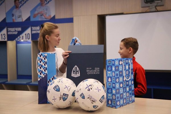 Футболисты «Пари НН» исполнили желание 9‑летнего мальчика