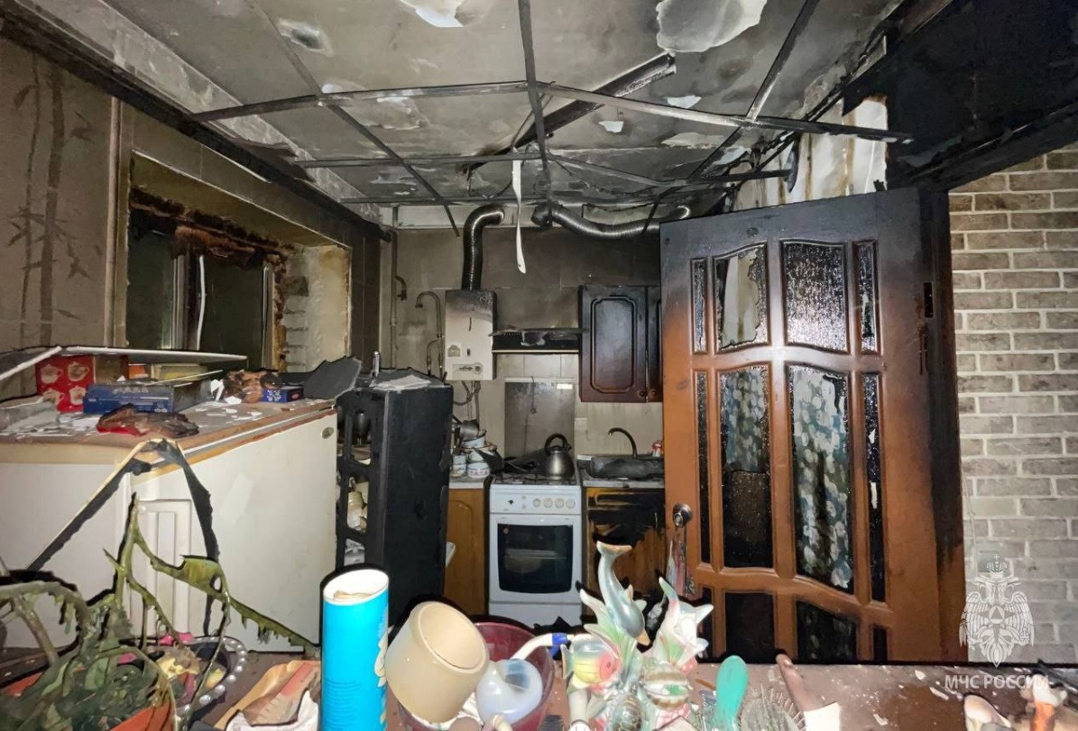 Женщина погибла при пожаре в многоквартирном доме на Бору
