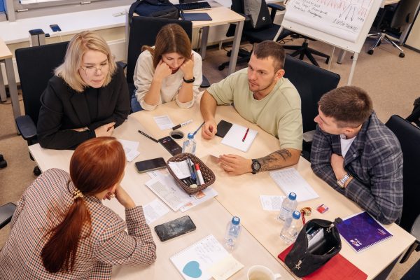 Личные наставники появятся у начинающих металлургов на заводе ОМК в Выксе