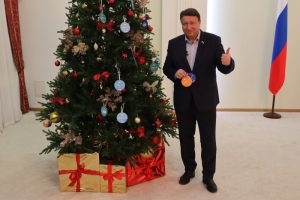 Олег Лавричев дал старт всероссийской акции «Елка желаний» в Гордуме