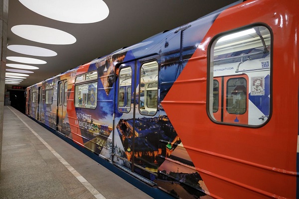Поезд «Нижний Новгород: 100% настоящая Россия» запустили в метро Новосибирска