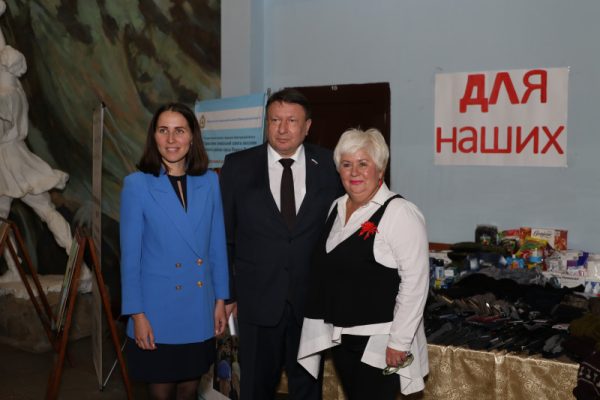 Олег Лавричев наградил нижегородские организации, поддерживающие бойцов СВО