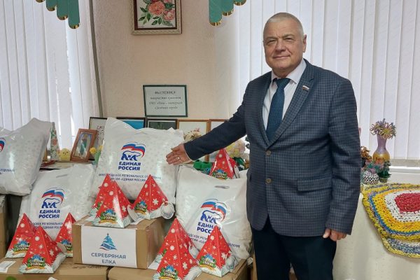 Жильцы нижегородского дома-интерната для престарелых получили подарки