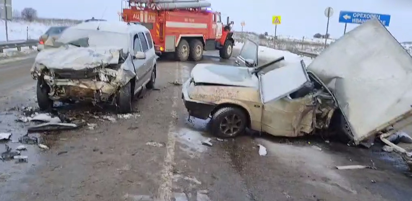 Два человека погибли после лобового ДТП в Дивеевском округе 27 декабря 2023  года | Нижегородская правда