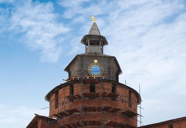 Исторические часы установили на Часовой башне Нижегородского кремля