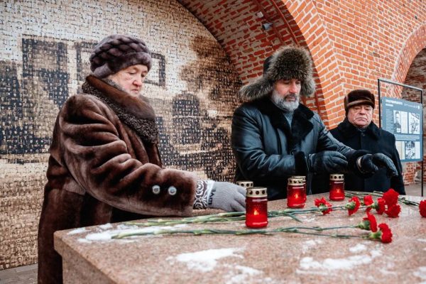 В Нижегородском кремле открылась «Стена Памяти» из фотографий участников ВОВ
