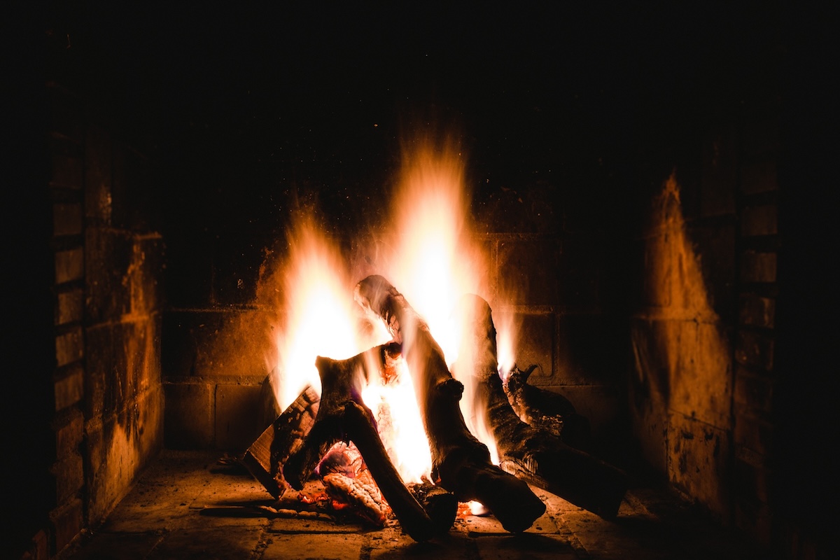 Неисправные печь и электрообогреватель могут стать причиной пожара зимой
