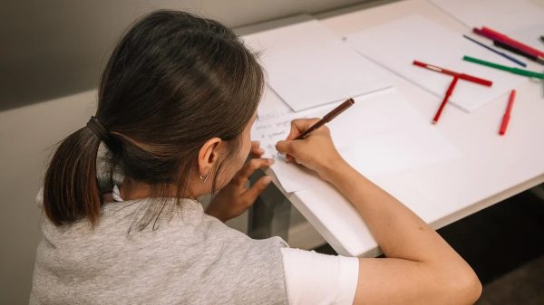 Специалисты Мининского оказывают бесплатную психологическую помощь родителям