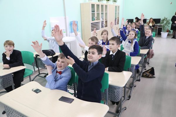 В российских школах введут запрет на использование мобильных телефонов