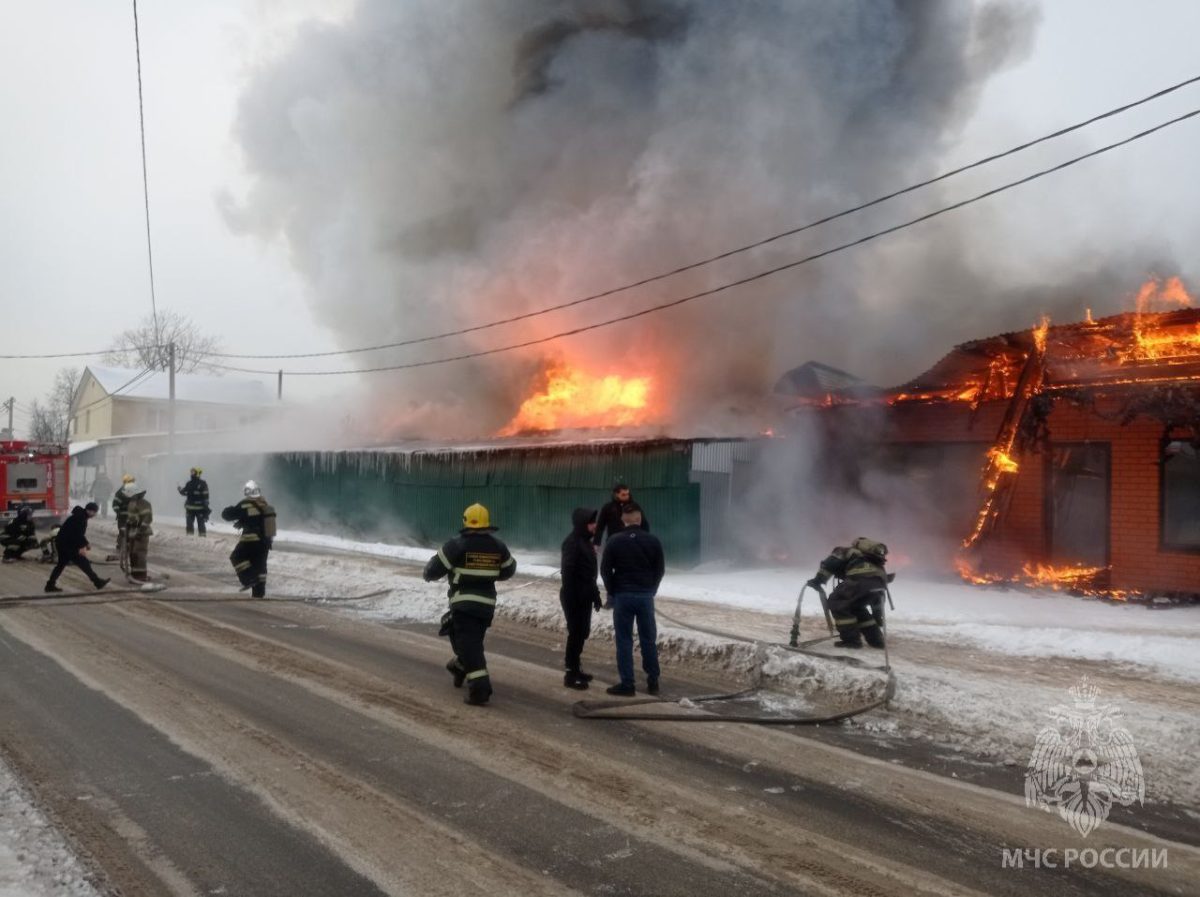 Пожар произошел в районе Сортировки в Нижнем Новгороде 9 декабря 2023 года  | Нижегородская правда