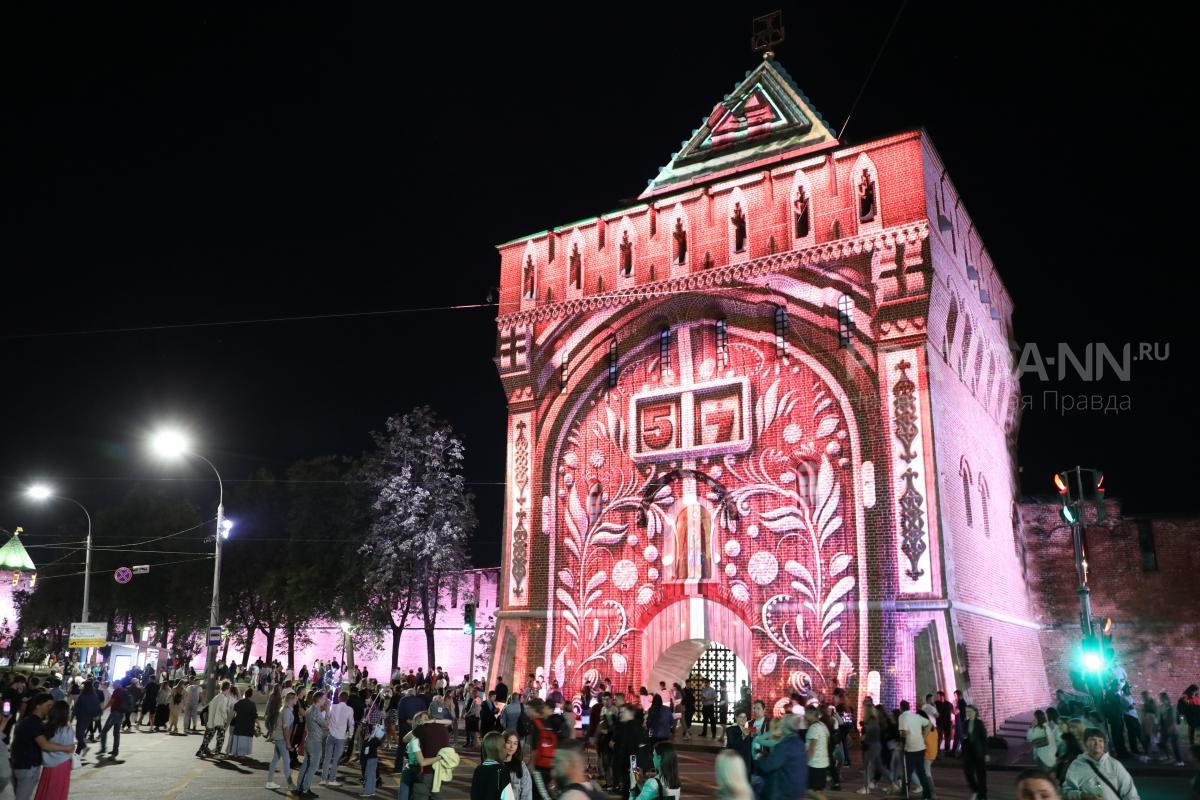 Праздничный мэппинг украсит Дмитриевскую башню в новогодние праздники