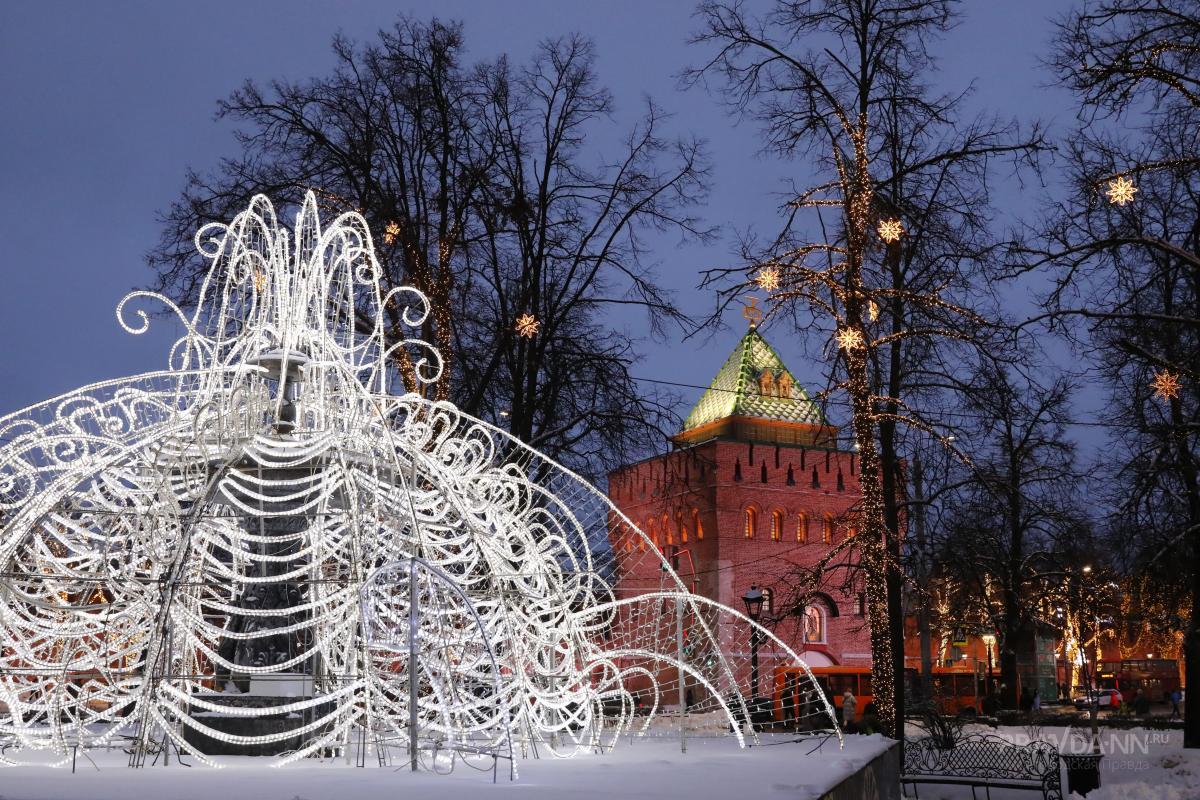 Новогодний Нижний: звёздное небо Покровки, сказочные лабиринты, праздничный кремль