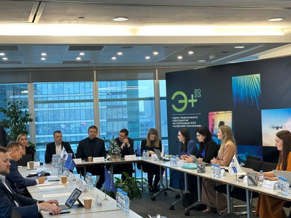 Егор Поляков представил нижегородский опыт внедрения искусственного интеллекта в работу МФЦ