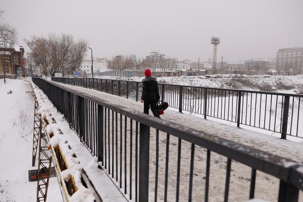 «Альтернативного пути нет»: студенческий мост через Почаинский овраг закроют с 30 января