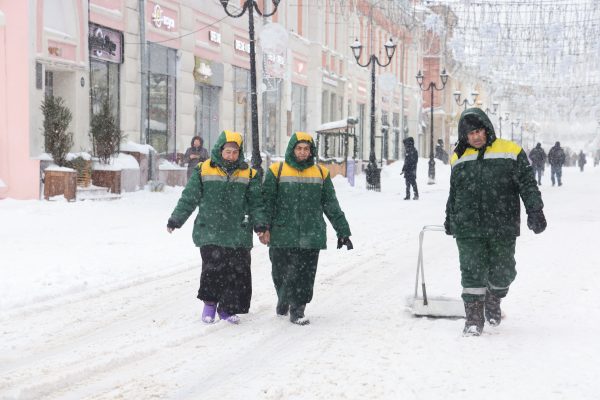 Утонули в снегу: смотрим, как в Нижнем Новгороде борются с последствиями апокалипсиса 