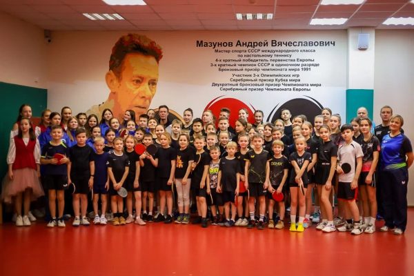 Арт-объект в честь легендарного теннисиста появился в нижегородской школе