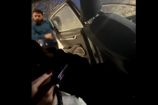 «Не соблюдаешь закон — давай, до свидания!»: нижегородцы осудили таксиста, вышвырнувшего пассажирку из машины