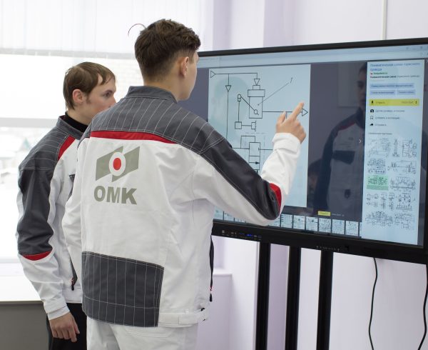 Карьерные перспективы на заводе ОМК представили на выставке-форуме «Россия»