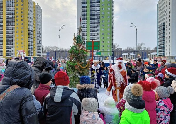 Более 4,5 тысяч нижегородцев пришли на праздники «Новый год в каждый двор»