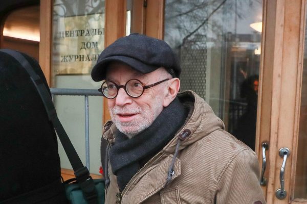 Поэт и публицист Лев Рубинштейн умер в московской больнице