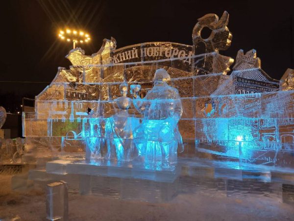 Ледяные скульптуры Нижегородской ярмарки и кремля представили в Москве