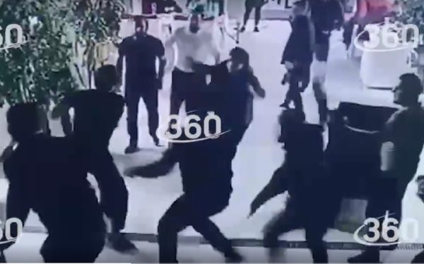 Драка с поножовщиной в ночном клубе Дагестана попала на видео