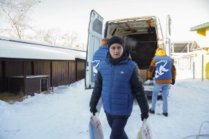 Волонтеры передали благотворительную помощь в приют для бездомных животных