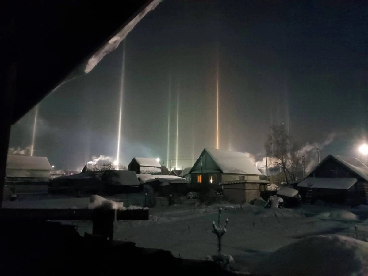 Световые столбы украсили небо над Нижегородской областью
