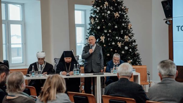 В традиционных Рождественских чтениях приняли участие более 100 человек